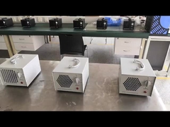 Κίτρινο φορητό μηχάνημα όζοντος καθαριστικό αέρα αποσμητικό αποστειρωτικό